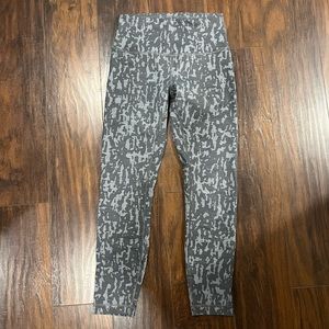Lululemon Wunder Train 23” Leggings, Size 6